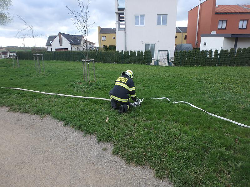 foto 06.jpg - Vcvik probhl u studny Na Kamenn Hrzi - Fugas